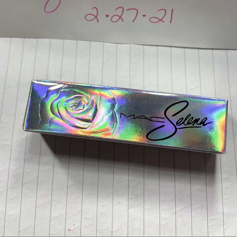 MAC x Selena lippie